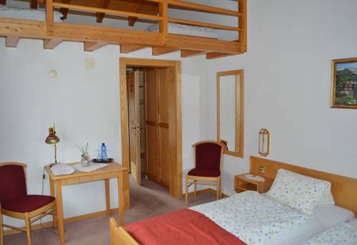 Imagen de la habitación del Hotel Grimsel. Foto 14