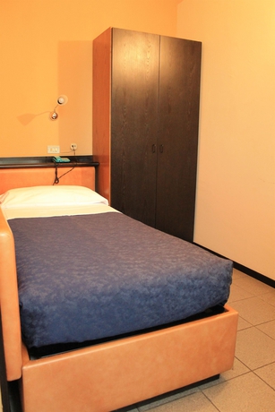 Imagen de la habitación del Hotel Griselda. Foto 11