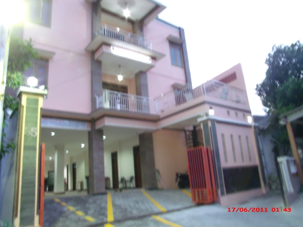 Imagen de los interiores del Hotel Griya Rambutan Barat. Foto 14