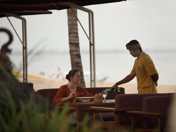 Imagen del bar/restaurante del Hotel Griya Santrian A Beach Resort and Spa. Foto 6