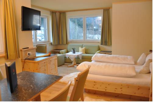 Imagen de la habitación del Hotel Grizzly Sport & Motorrad Resort. Foto 15