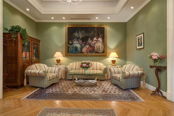 Imagen de la habitación del Hotel Grof Degenfeld Castle. Foto 11