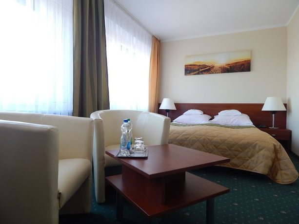Imagen de la habitación del Hotel Gromada Pila. Foto 15
