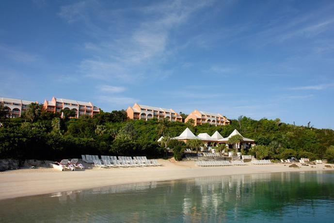 Imagen general del Hotel Grotto Bay Beach Resort. Foto 1