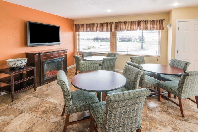 Imagen de los interiores del Hotel Grove City Travel Inn South Columbus. Foto 18