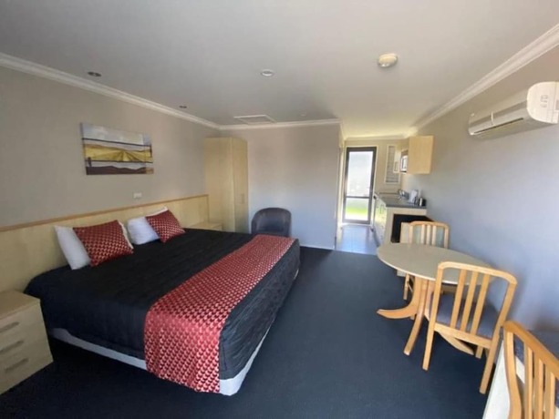 Imagen de la habitación del Hotel Grove Park Motor Lodge. Foto 12