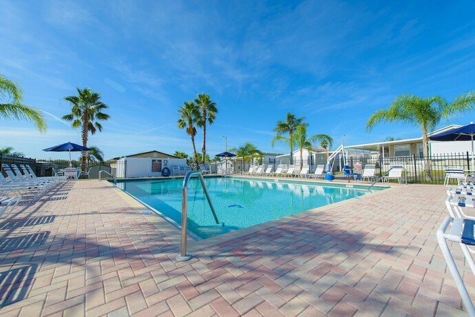 Imagen general del Hotel Grove Ridge RV Resort. Foto 17