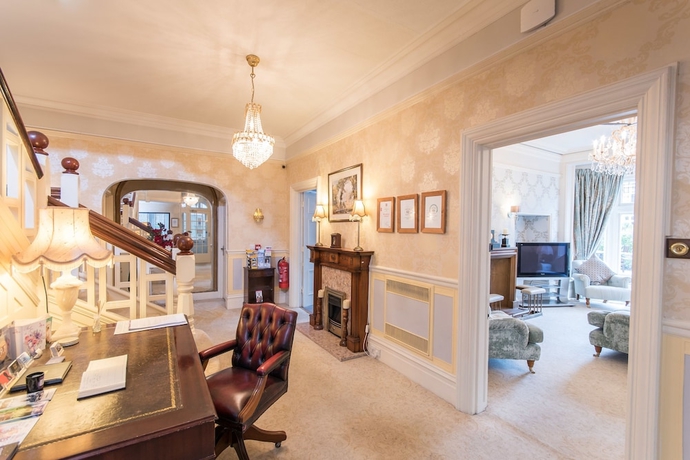 Imagen de los interiores del Hotel Grovefield Manor. Foto 16