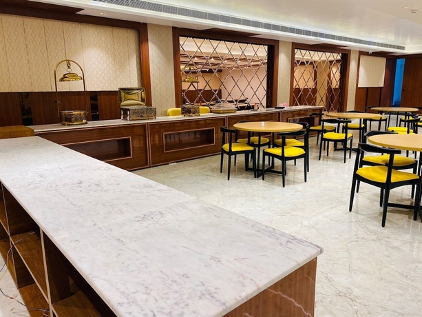 Imagen del bar/restaurante del Hotel Grow Inn. Foto 1