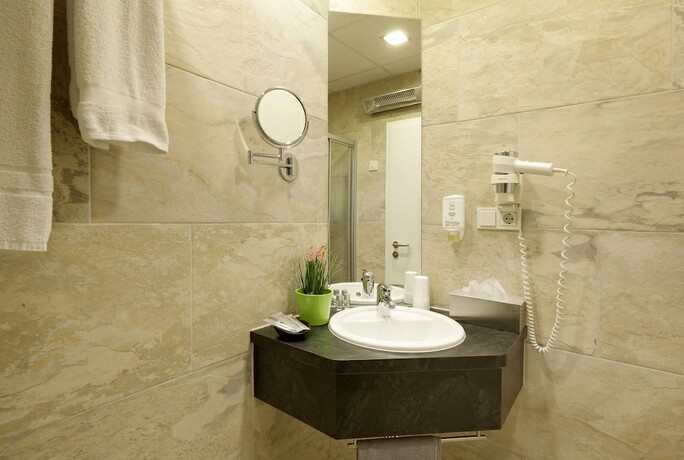 Imagen general del Hotel Grunder G&auml;stehaus. Foto 7
