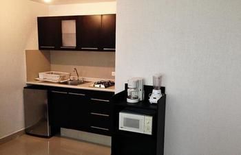 Imagen de la habitación del Hotel Grupo Kings Suites Platon 436. Foto 5