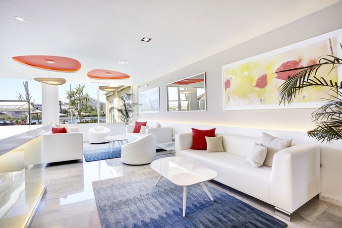 Imagen de los interiores del Hotel Grupotel Amapola. Foto 13