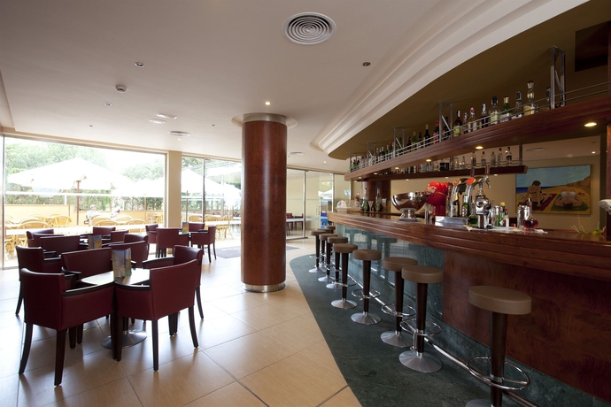 Imagen del bar/restaurante del Hotel Grupotel Cala Marsal Nature. Foto 7
