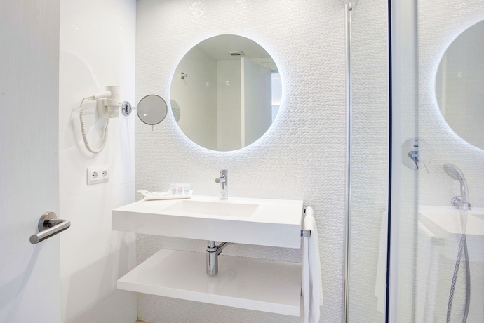 Imagen de la habitación del Hotel Grupotel Farrutx. Foto 8