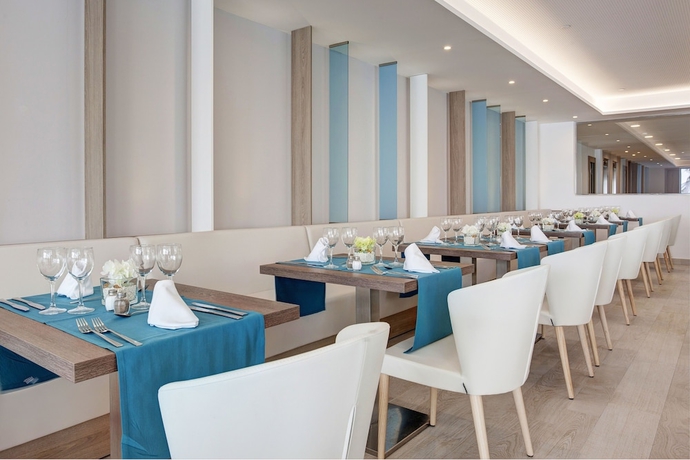 Imagen del bar/restaurante del Hotel Grupotel Farrutx. Foto 4