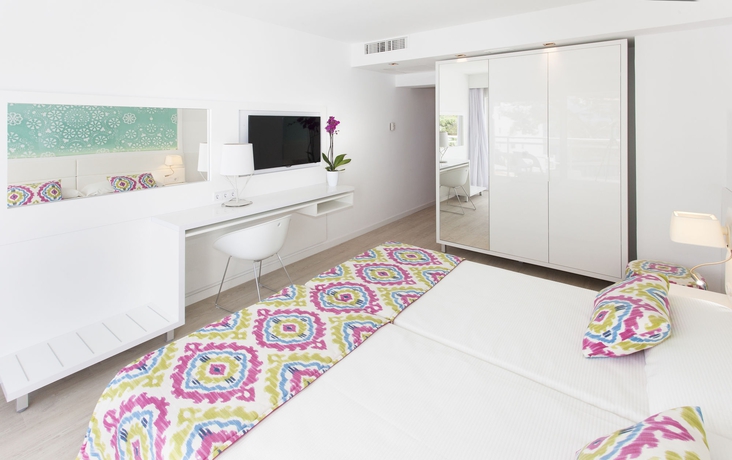 Imagen de la habitación del Hotel Grupotel Ibiza Beach Resort - Adults Only. Foto 10