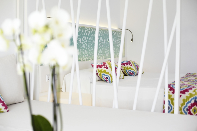Imagen de la habitación del Hotel Grupotel Ibiza Beach Resort - Adults Only. Foto 15