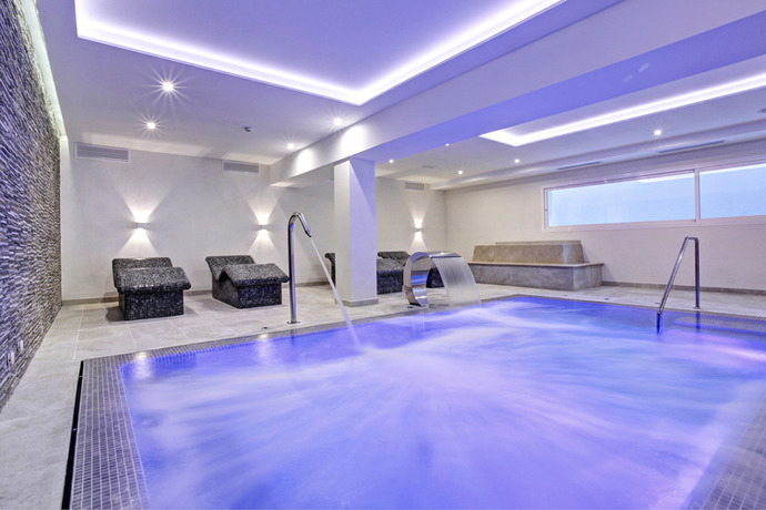 Imagen general del Hotel Grupotel Ibiza Beach Resort - Adults Only. Foto 2