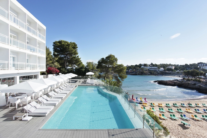 Imagen general del Hotel Grupotel Ibiza Beach Resort - Adults Only. Foto 3