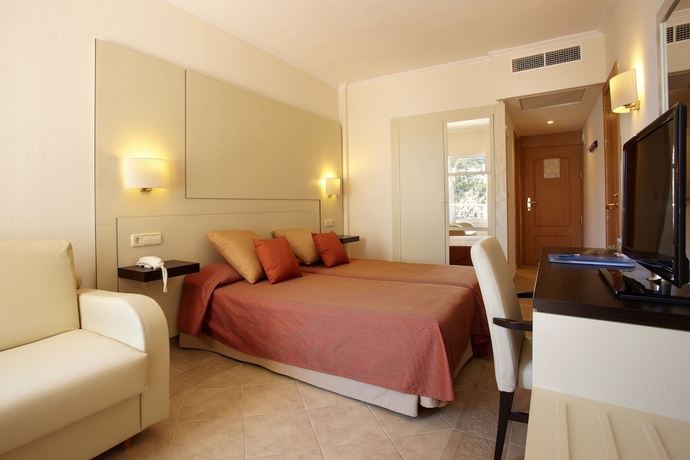 Imagen de la habitación del Hotel Grupotel Imperio Playa. Foto 2