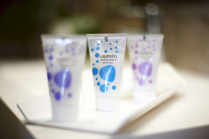 Imagen de la habitación del Hotel Grupotel Macarella Suites and Spa. Foto 8