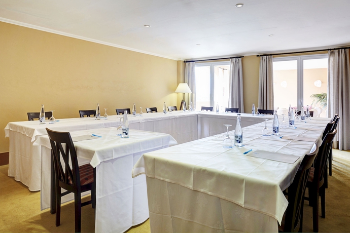 Imagen de los interiores del Hotel Grupotel Macarella Suites and Spa. Foto 15