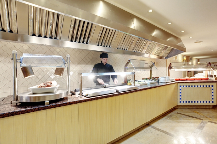 Imagen del bar/restaurante del Hotel Grupotel Macarella Suites and Spa. Foto 7