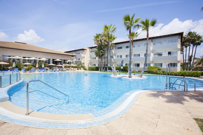 Imagen de la piscina del Hotel Grupotel Mallorca Mar. Foto 21