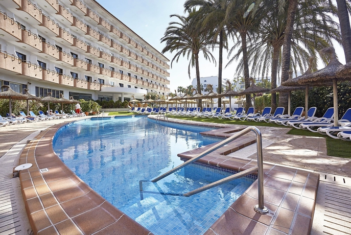 Imagen de la piscina del Hotel Grupotel Maritimo. Foto 16