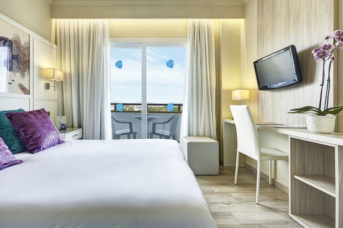 Imagen de la habitación del Hotel Grupotel Maritimo. Foto 4