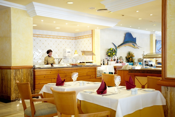 Imagen del bar/restaurante del Hotel Grupotel Molins. Foto 5