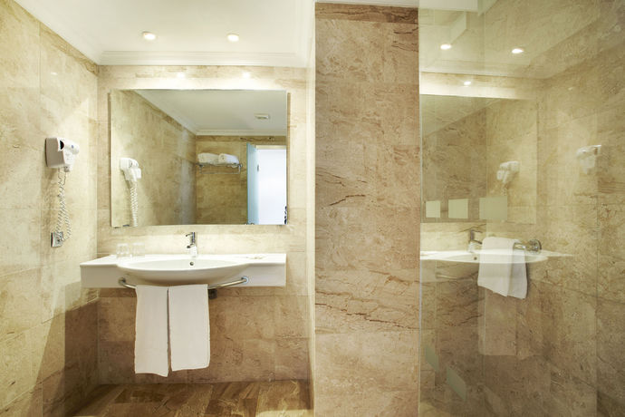 Imagen de la habitación del Hotel Grupotel Montecarlo. Foto 5