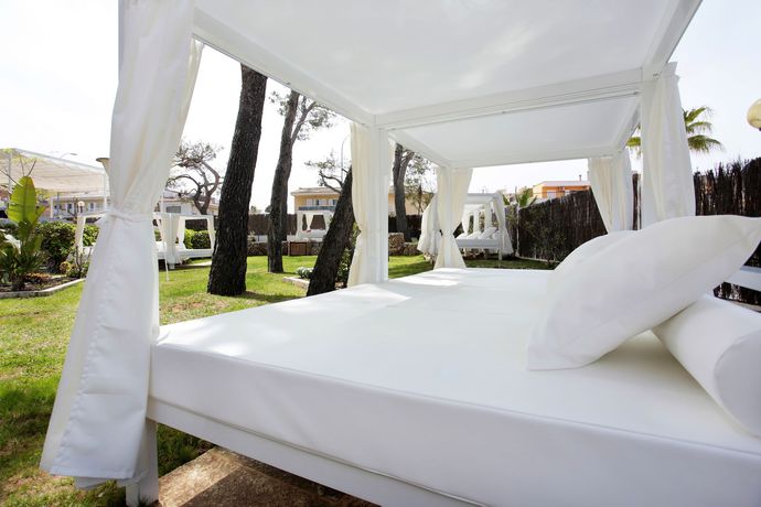 Imagen de los exteriores del Hotel Grupotel Montecarlo. Foto 11