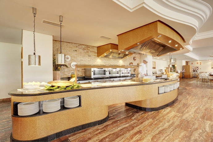 Imagen del bar/restaurante del Hotel Grupotel Natura Playa. Foto 4