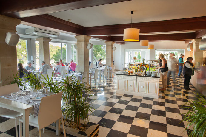 Imagen del bar/restaurante del Hotel Grupotel Rocador. Foto 4