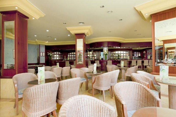 Imagen general del Hotel Grupotel Santa Eulalia and Spa - Adults Only. Foto 3