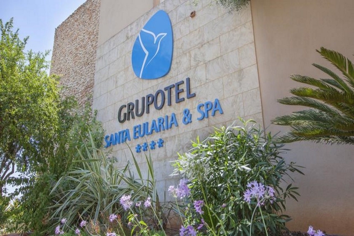 Imagen general del Hotel Grupotel Santa Eulalia and Spa - Adults Only. Foto 5
