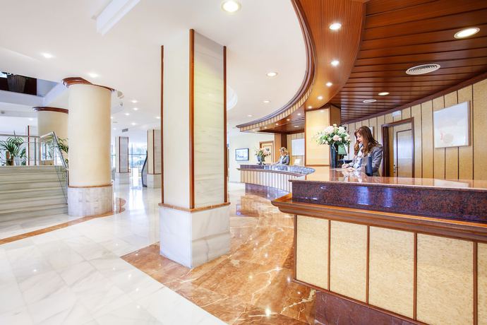 Imagen de los interiores del Hotel Grupotel Taurus Park. Foto 12