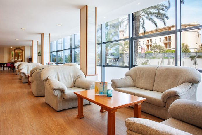 Imagen de los interiores del Hotel Grupotel Taurus Park. Foto 13