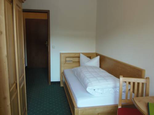 Imagen de la habitación del Hotel Gr&uuml;nberger. Foto 2