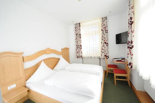 Imagen de la habitación del Hotel Gr&uuml;nberger. Foto 13