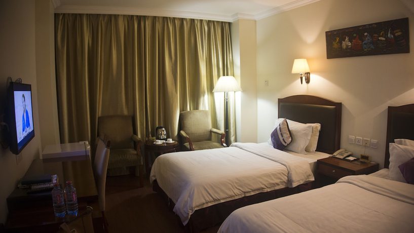 Imagen de la habitación del Hotel Gs Plaza. Foto 16