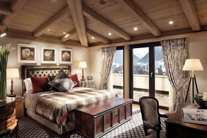 Imagen de la habitación del Hotel Gstaad Palace. Foto 16