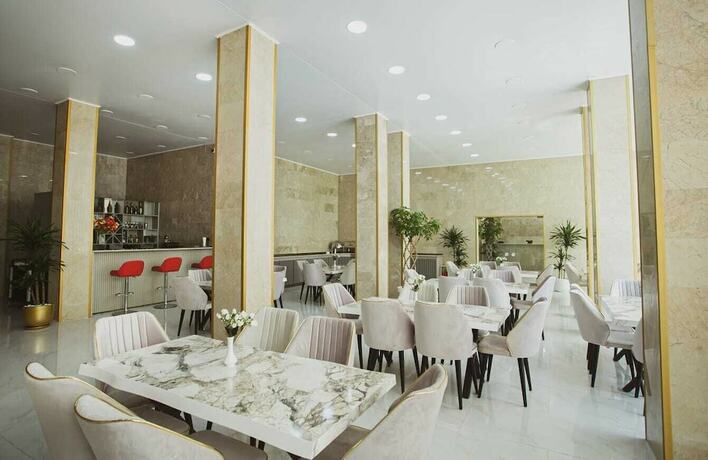 Imagen del bar/restaurante del Hotel Gt Batumi. Foto 8