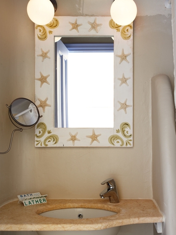 Imagen de la habitación del Hotel Gt Suites. Foto 13