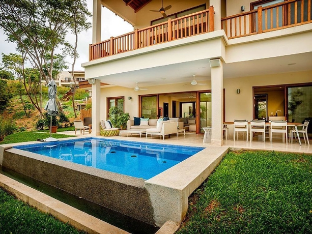 Imagen de la piscina del Hotel Guacalito de la Isla. Foto 12