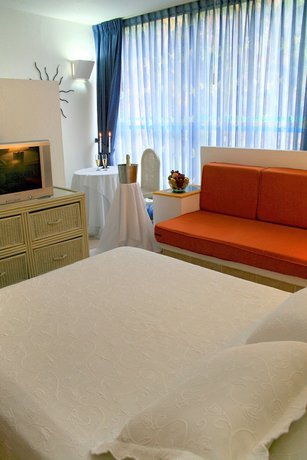 Imagen de la habitación del Hotel Guadaira Resort. Foto 7