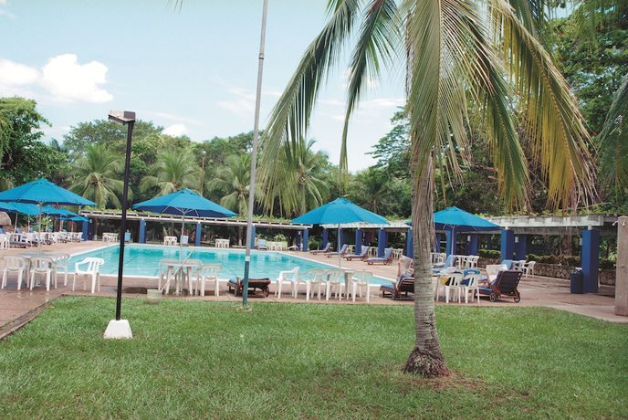 Imagen de la piscina del Hotel Guadaira Resort. Foto 18