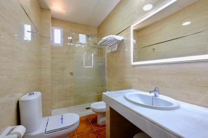 Imagen de la habitación del Hotel Guadalquivir, Sanlúcar de Barrameda. Foto 12