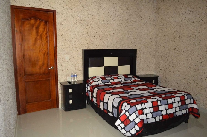 Imagen de la habitación del Hotel Guadalupe Bernal. Foto 9